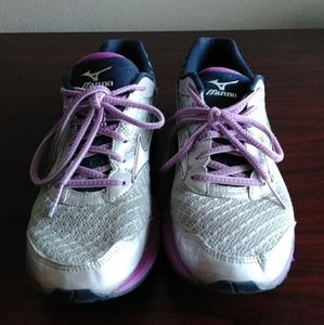 Mizuno Wave Riders 19